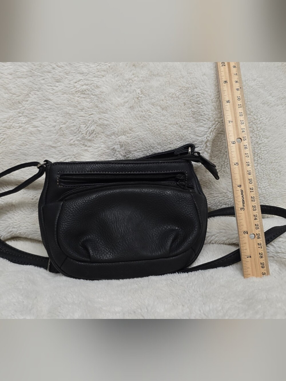 Everyday Black Leather Crossbody Bag with Front Zip Pocket - Picture 6 of 6